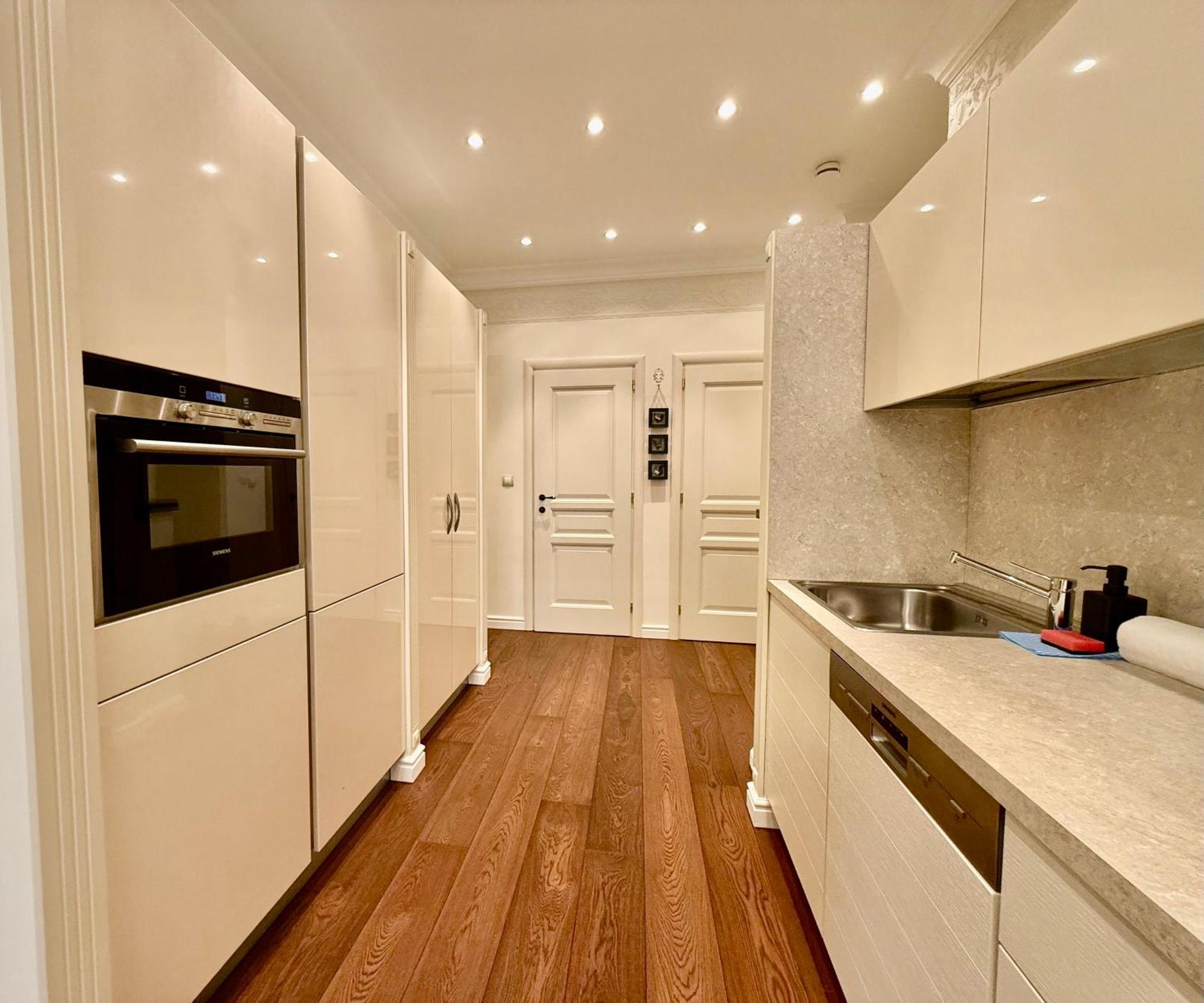 Unique Charles Bridge 2Bdr Apartment. Прага Экстерьер фото